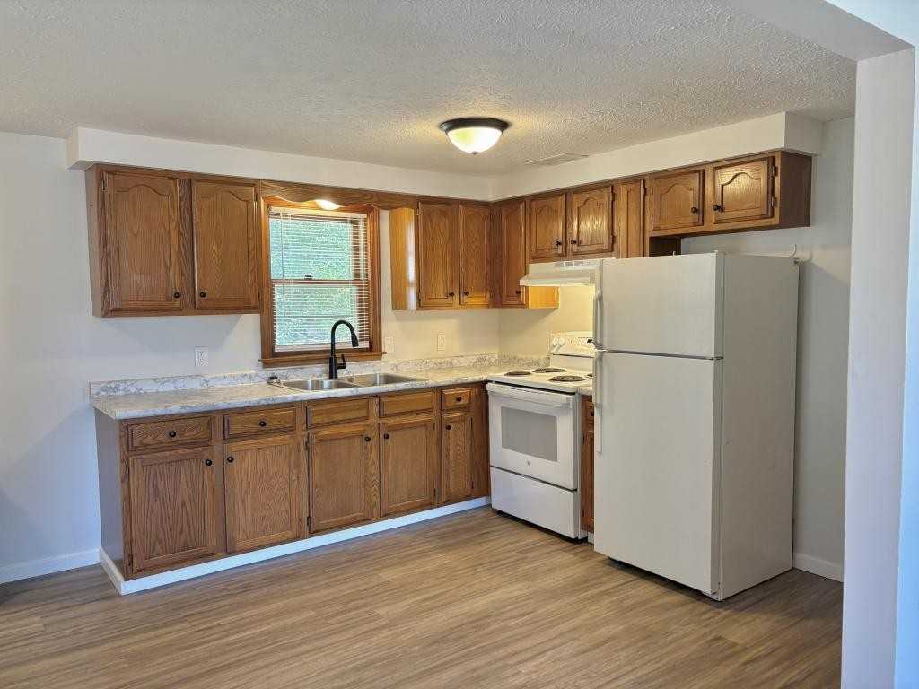 162 Twombley Rd Unit A - Photo 2 of 20