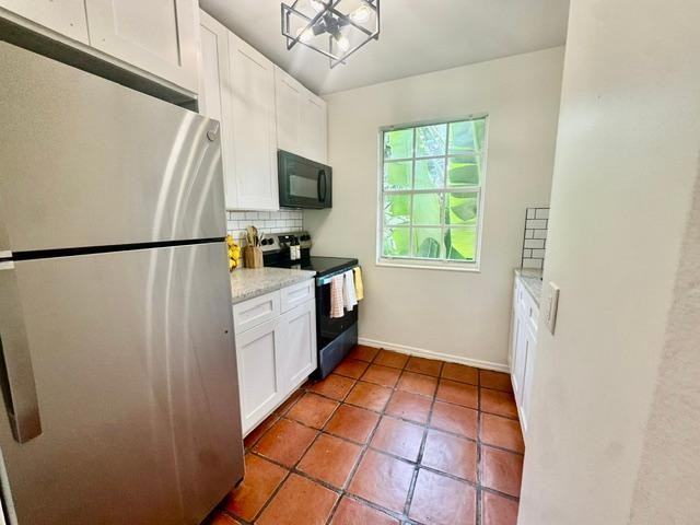 460 15th Ave N - Photo 5 of 24