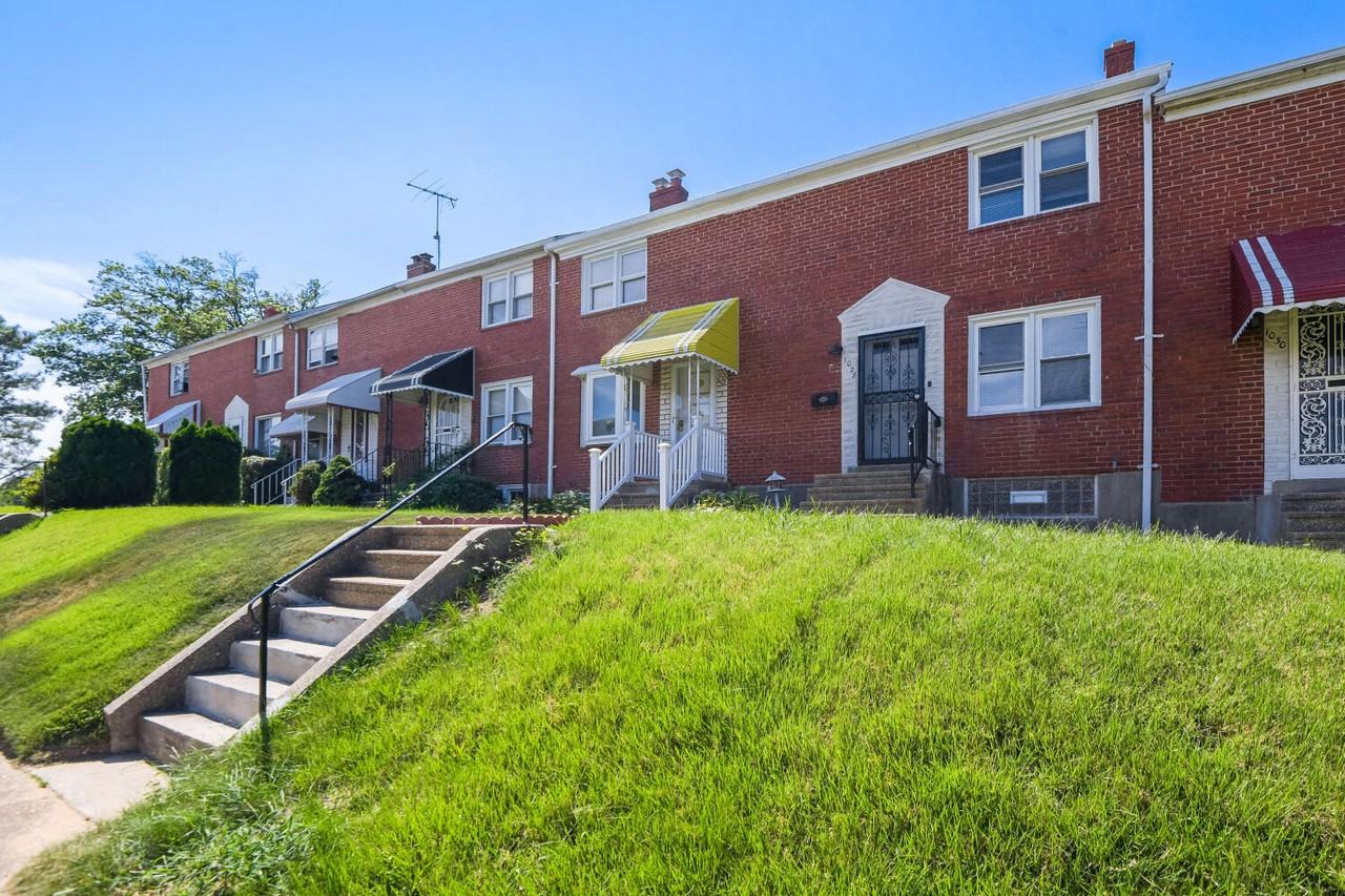 1028 Tunbridge Rd - Photo 3 of 11