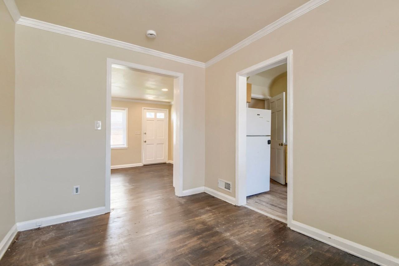 1028 Tunbridge Rd - Photo 5 of 11