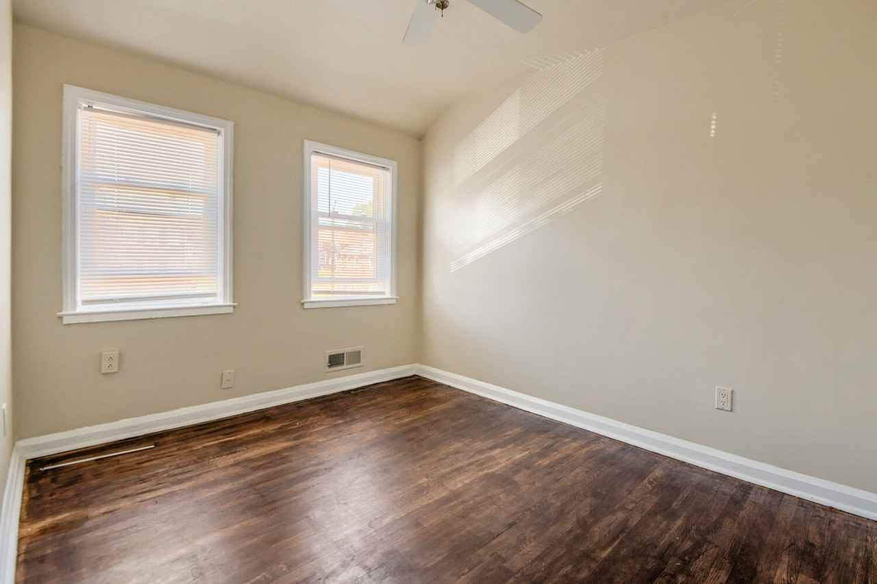 1028 Tunbridge Rd - Photo 7 of 11