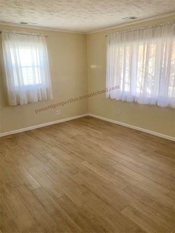 909 E Emerson St - Photo 6 of 13