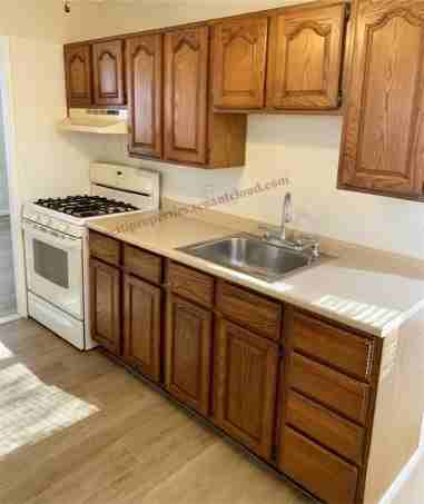909 E Emerson St - Photo 7 of 13