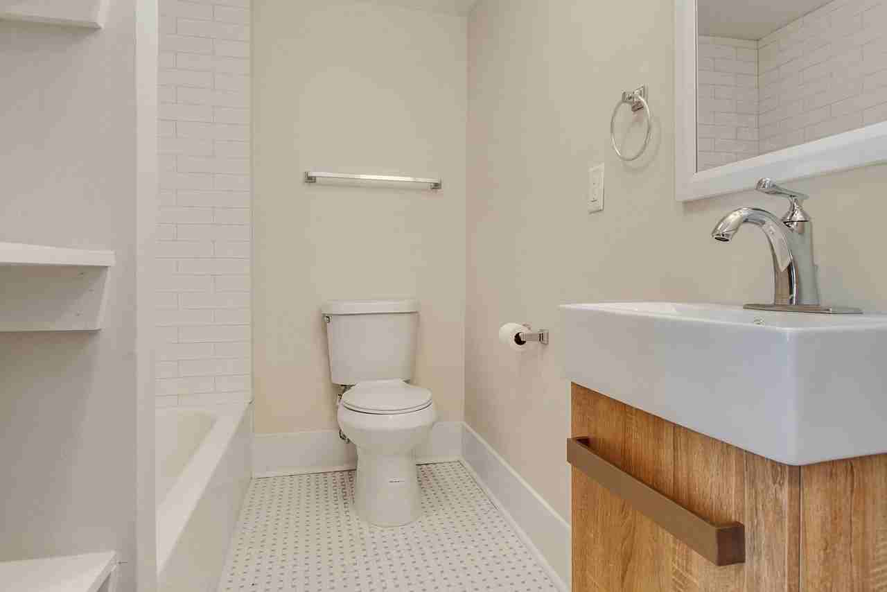 822 Franklin Ave #824A - Photo 2 of 7