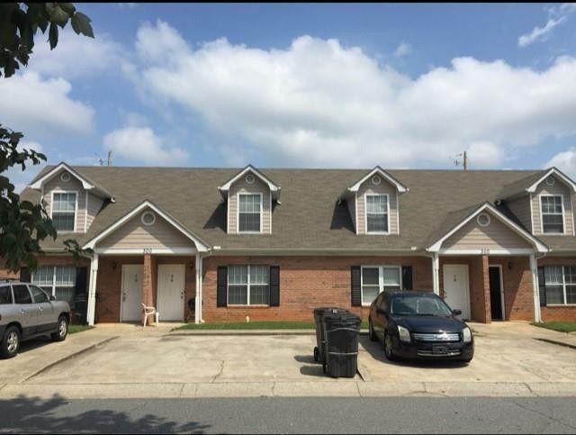 400 Rosehip Ln #B