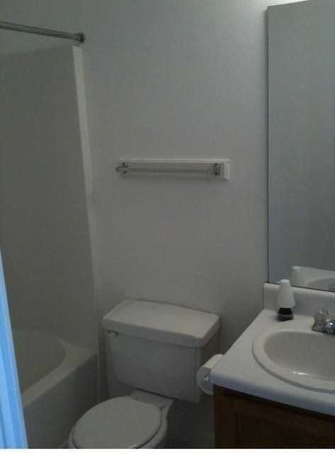 400 Rosehip Ln #B - Photo 2 of 8