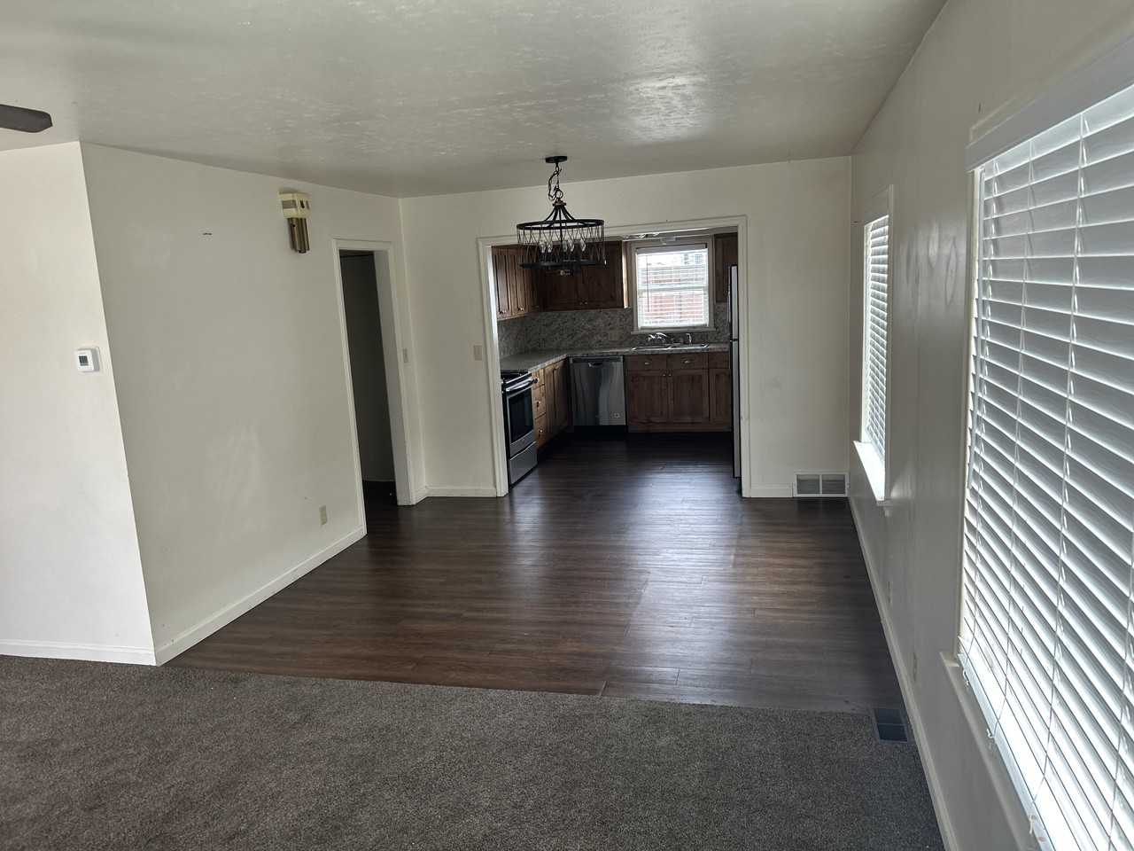 502 Gladstone St - Photo 3 of 11
