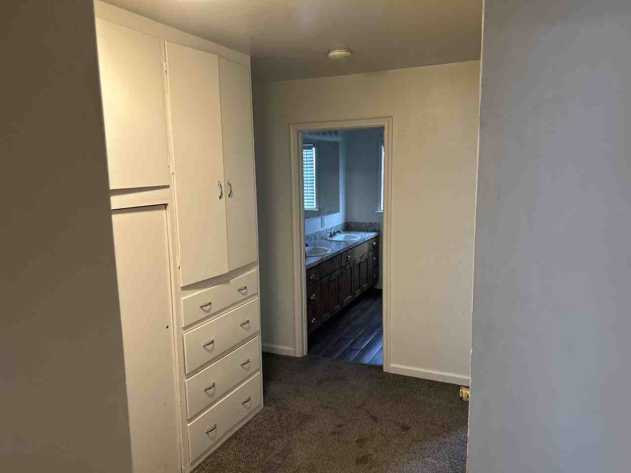 502 Gladstone St - Photo 4 of 11