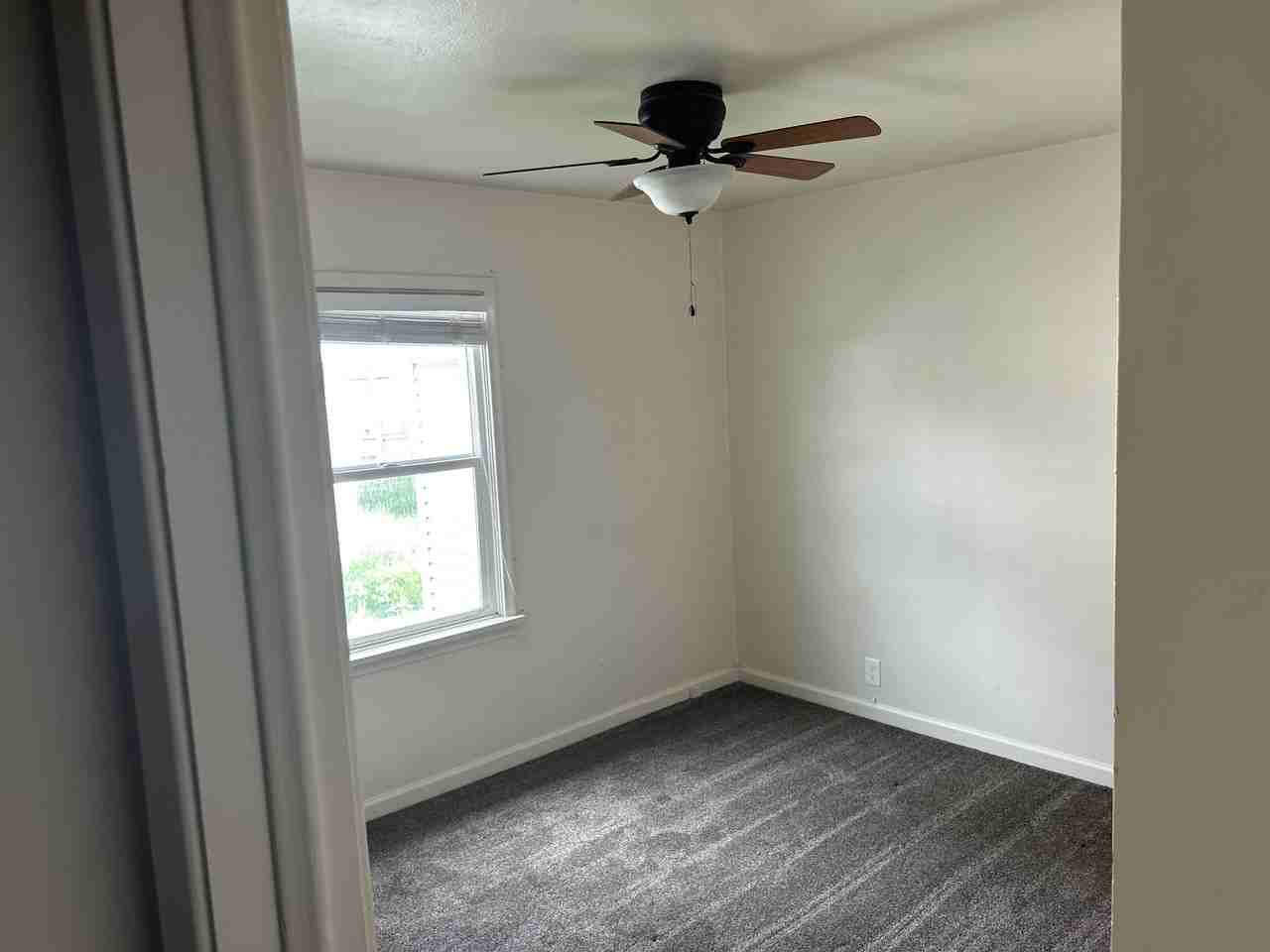 502 Gladstone St - Photo 5 of 11