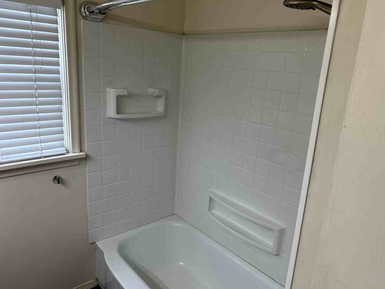 502 Gladstone St - Photo 6 of 11