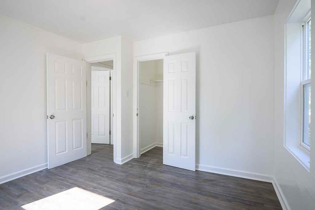 1701 N Linwood Ave - Photo 3 of 11