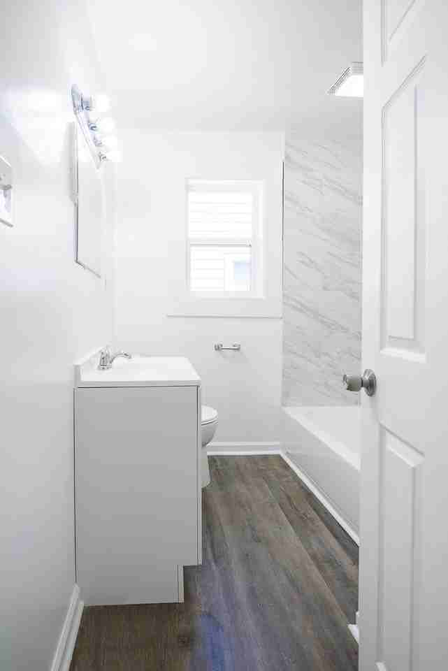 1701 N Linwood Ave - Photo 4 of 11