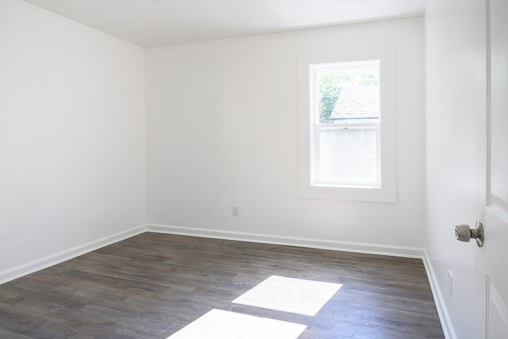 1701 N Linwood Ave - Photo 5 of 11
