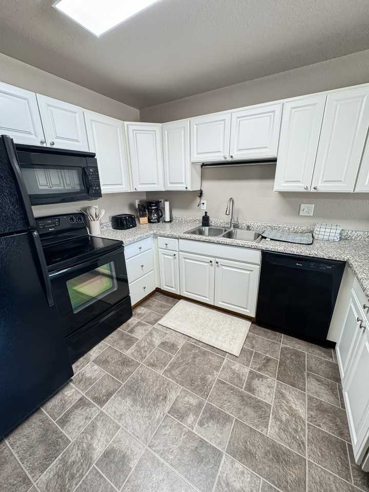 117 W Main St #10 - Photo 4 of 23