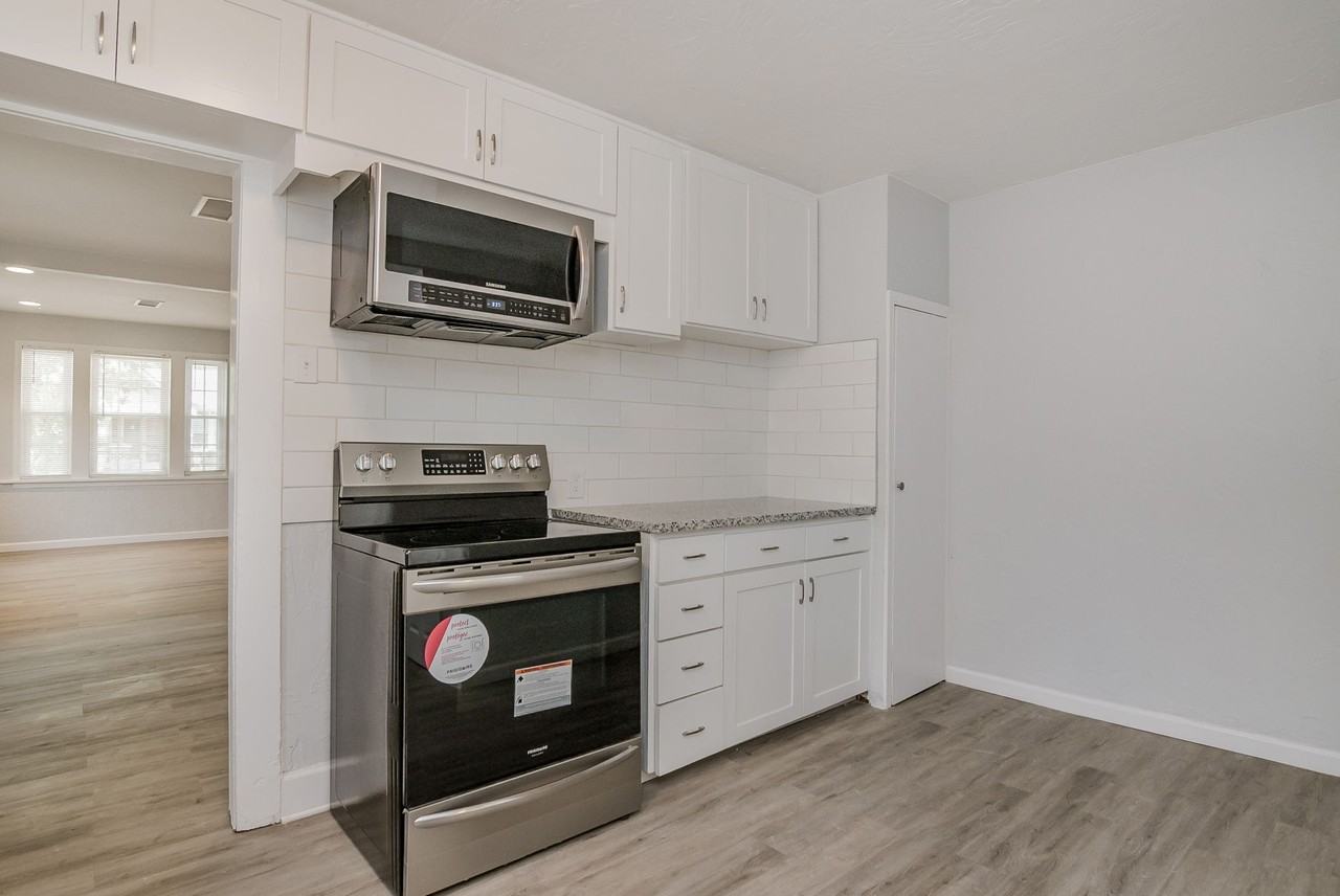4241 Sw 13th Ave - Photo 6 of 13