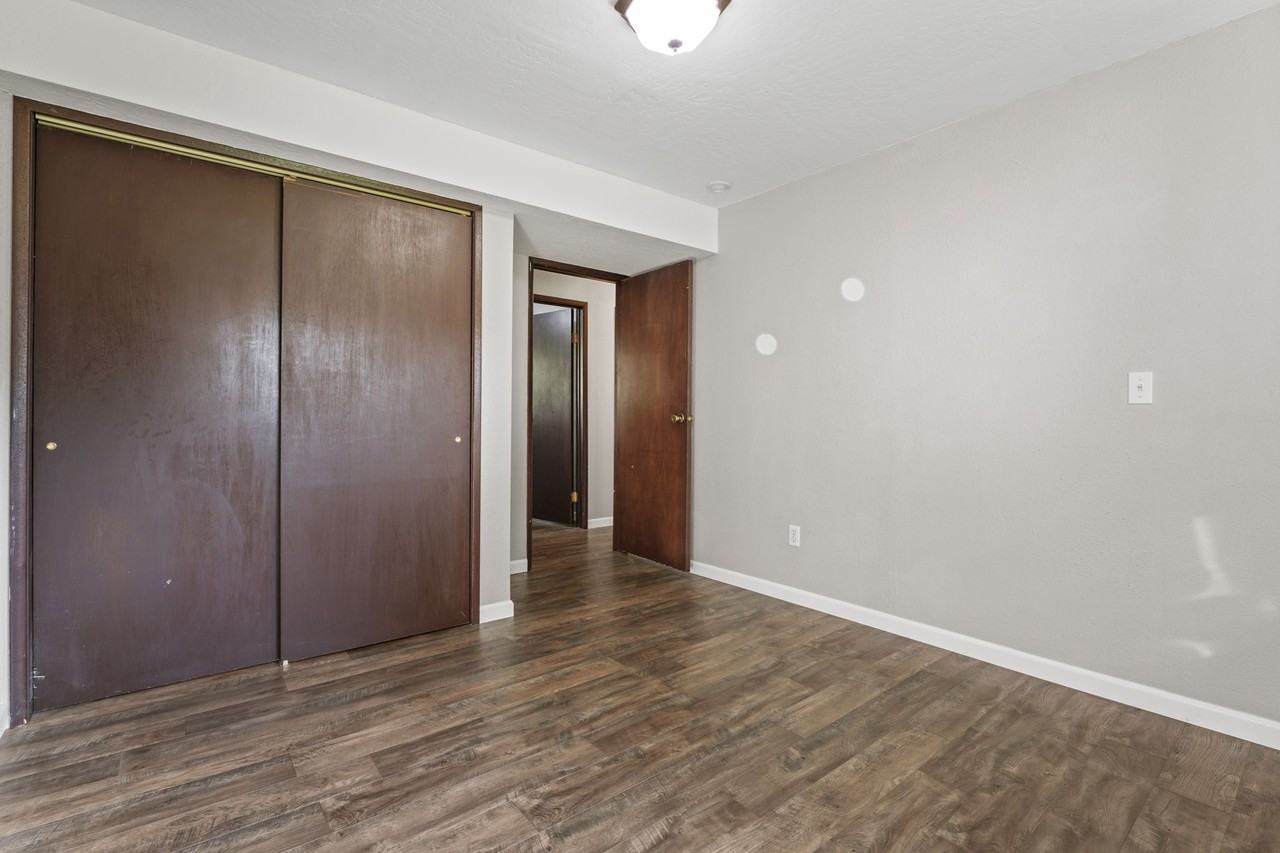 422 E Saint Thomas Moore Way - Photo 5 of 42
