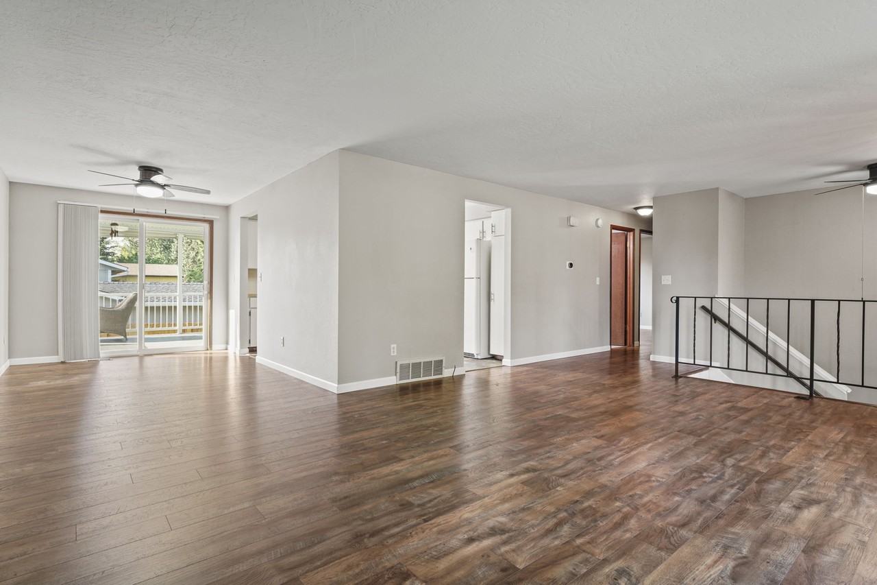 422 E Saint Thomas Moore Way - Photo 6 of 42