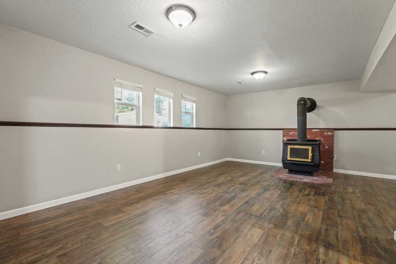 422 E Saint Thomas Moore Way - Photo 7 of 42