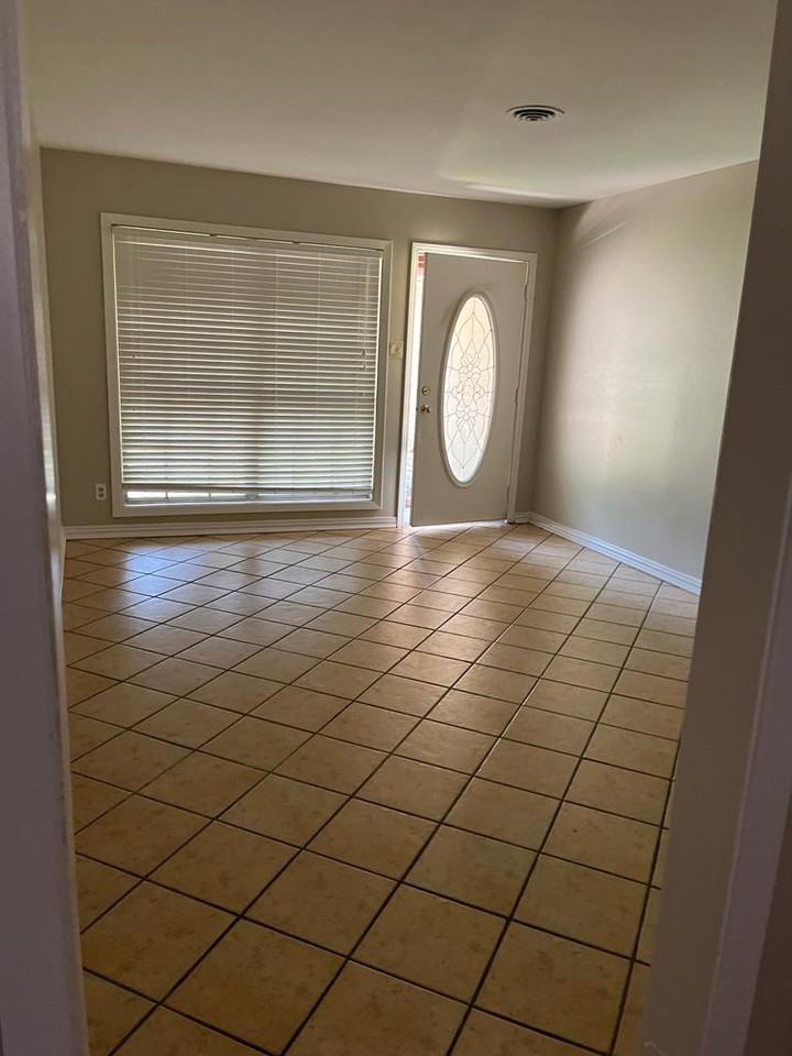 303 N 34th St - Photo 5 of 18