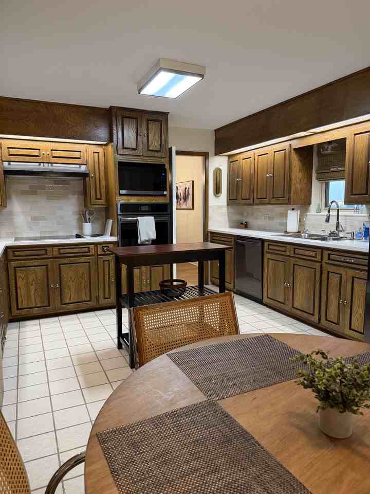 10030 Roberts St - Photo 4 of 20