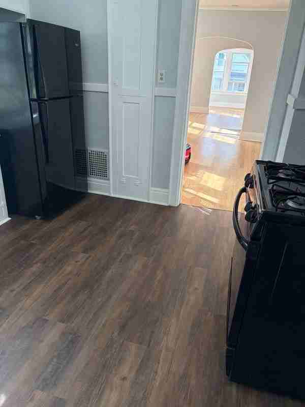214 Craig St - Photo 2 of 11
