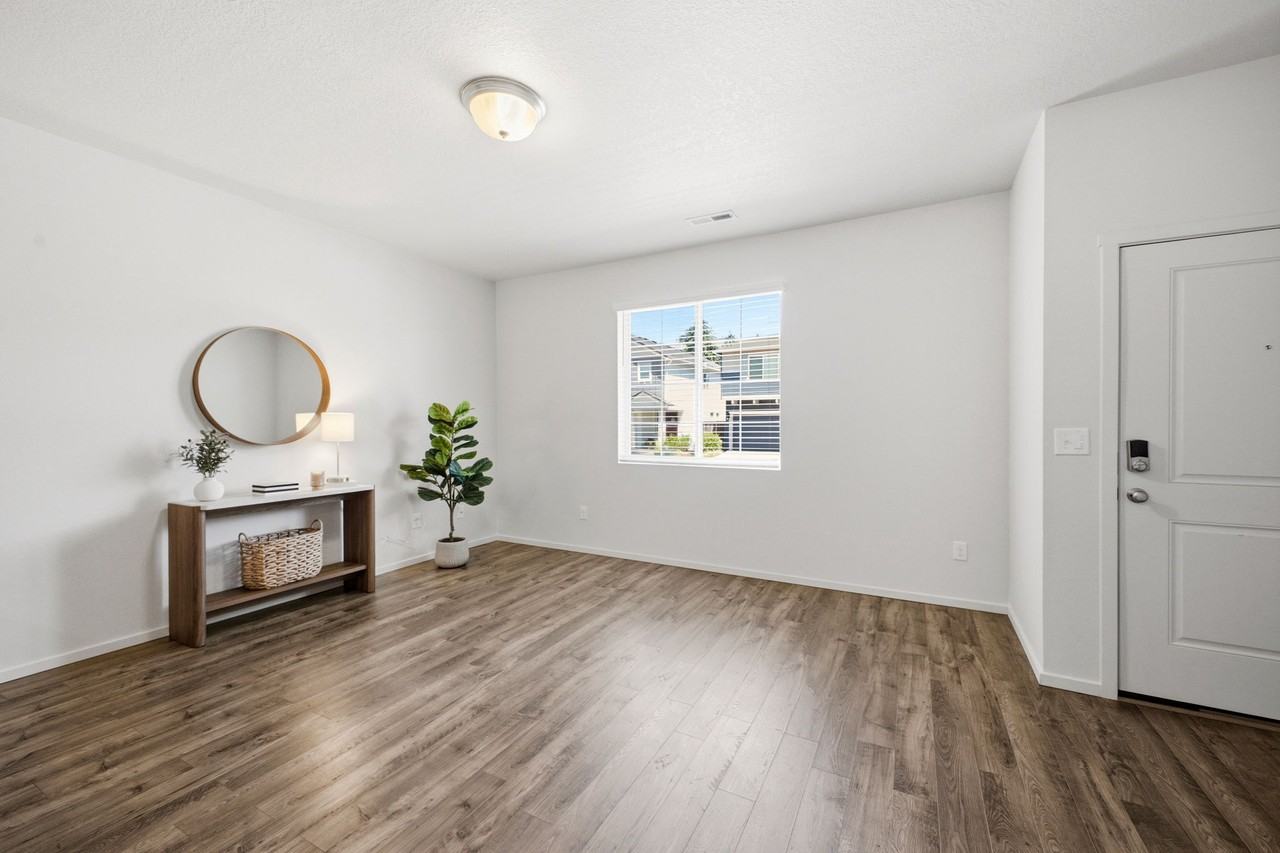 744 Ne 138th Pl - Photo 6 of 17