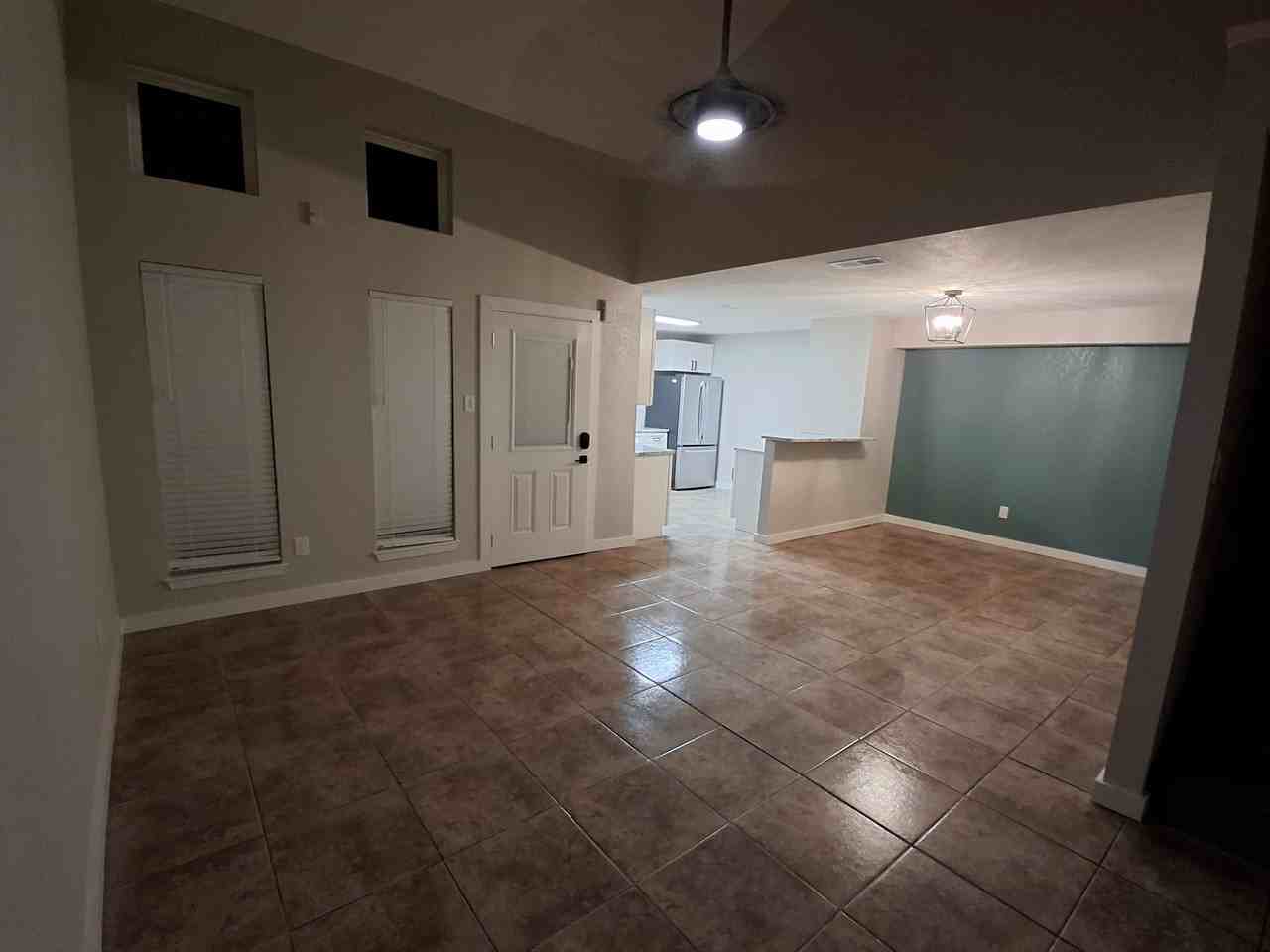 3162 Chimney Cir - Photo 2 of 18