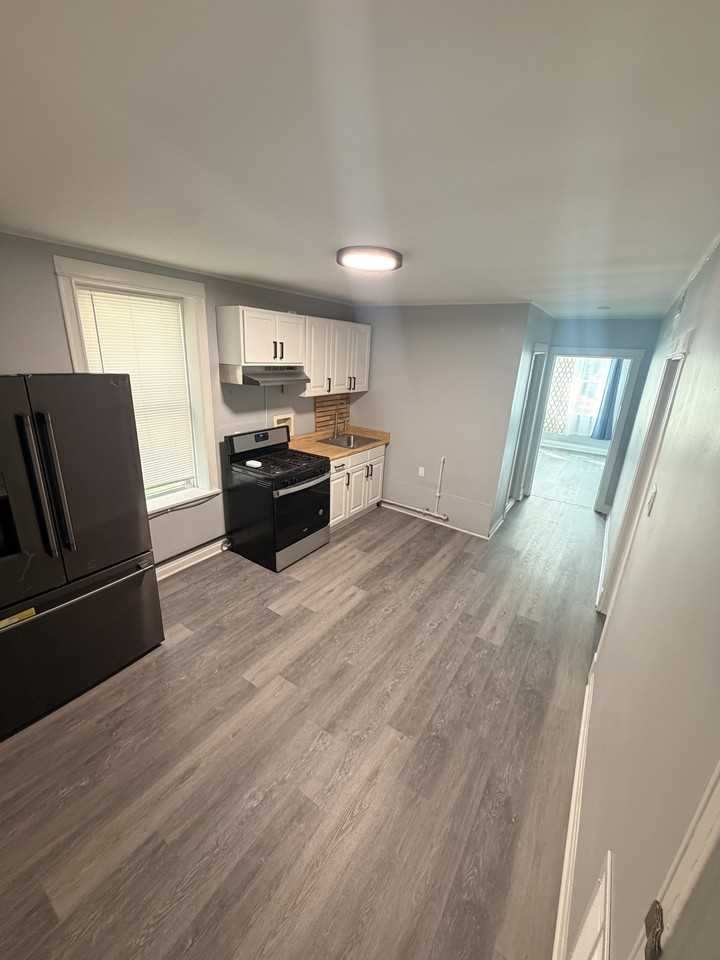 4537 S Francisco Ave - Photo 2 of 7