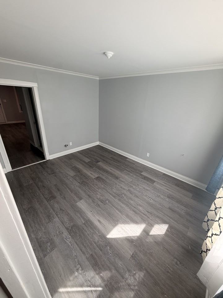 4537 S Francisco Ave - Photo 3 of 7