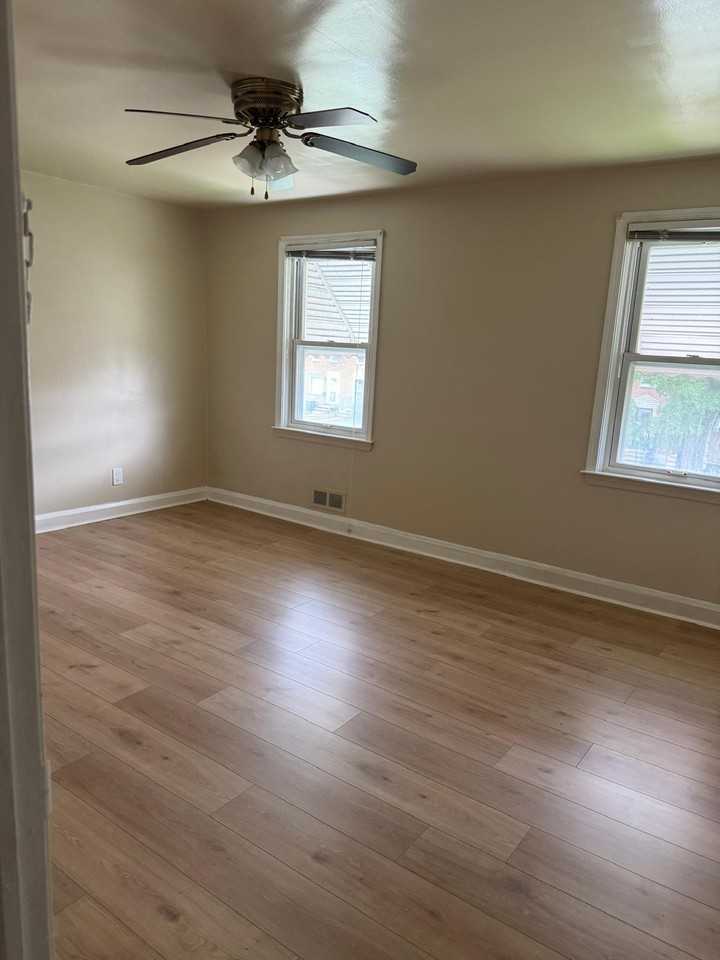4413 Parkton St - Photo 5 of 21
