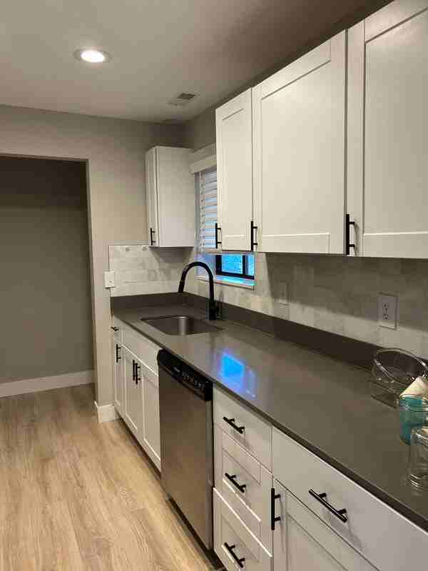 627 W Jefferson Pl - Photo 6 of 15