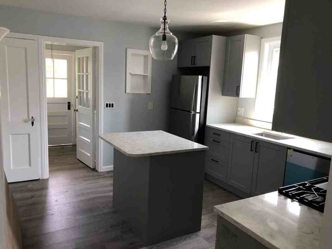 674 Courtland Ave - Photo 3 of 8