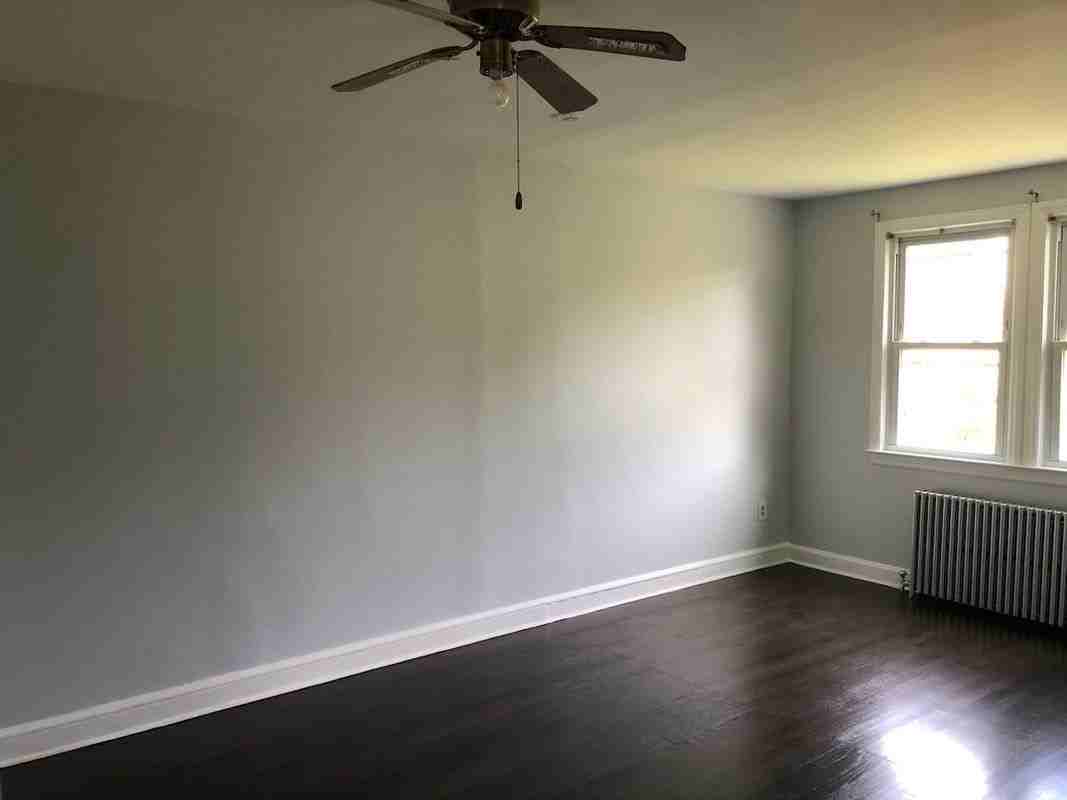 674 Courtland Ave - Photo 4 of 8