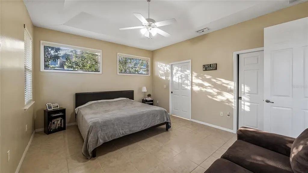 13036 Baybrook Ln - Photo 3 of 25