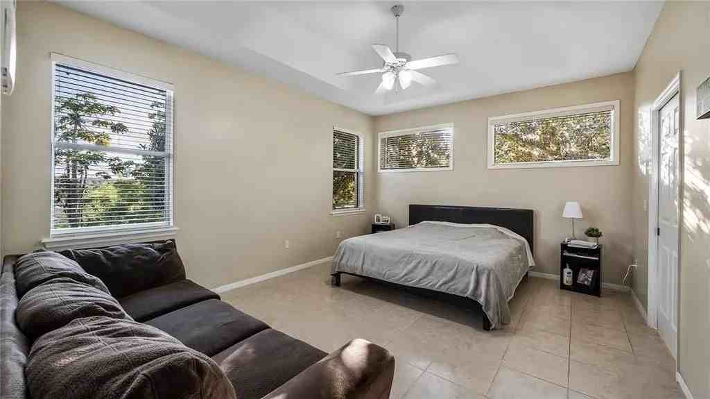 13036 Baybrook Ln - Photo 4 of 25