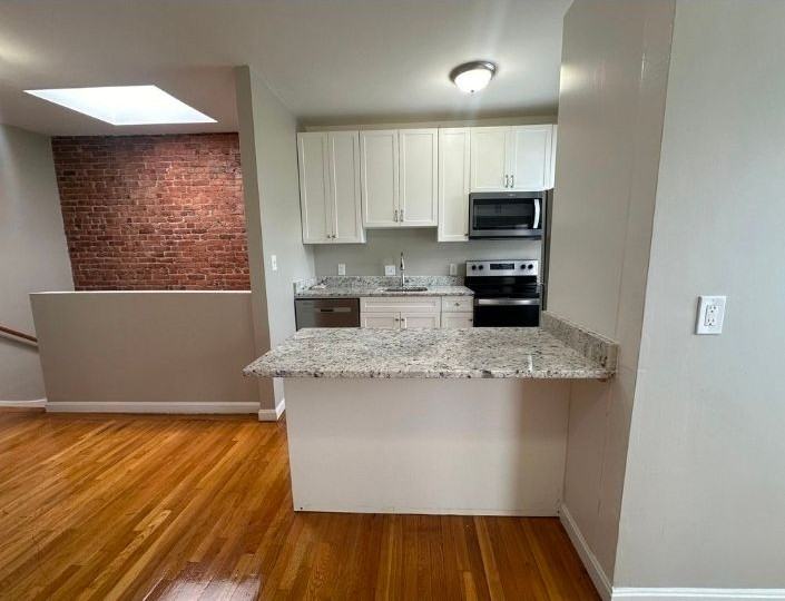 181 Washington Ave ##3 - Photo 3 of 12