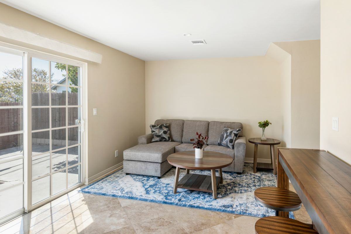 3426 Bellevue Ave - Photo 7 of 37