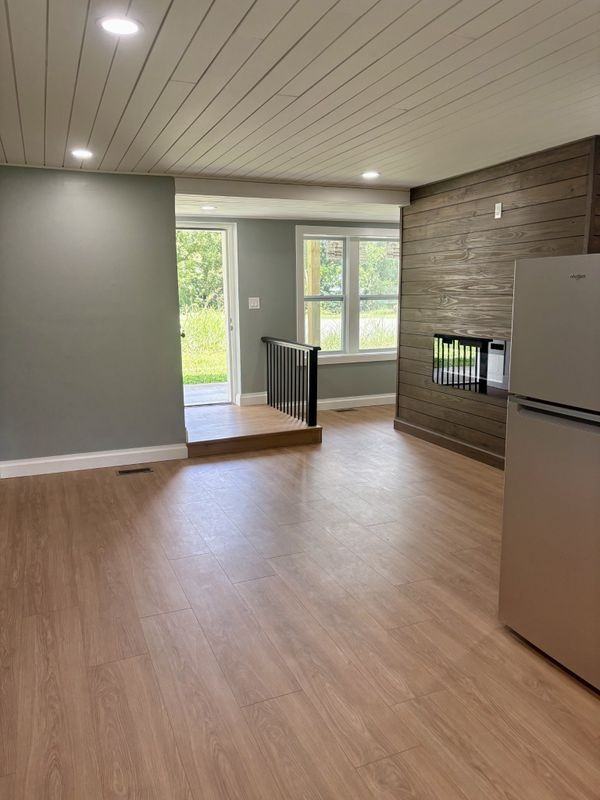 901 Winchester Hwy - Photo 3 of 16