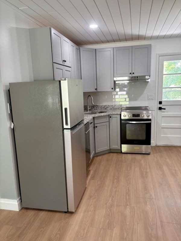 901 Winchester Hwy - Photo 5 of 16