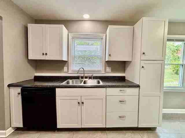 746 Curve St - Photo 7 of 13