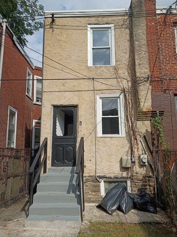 6334 N Woodstock St - Photo 2 of 11