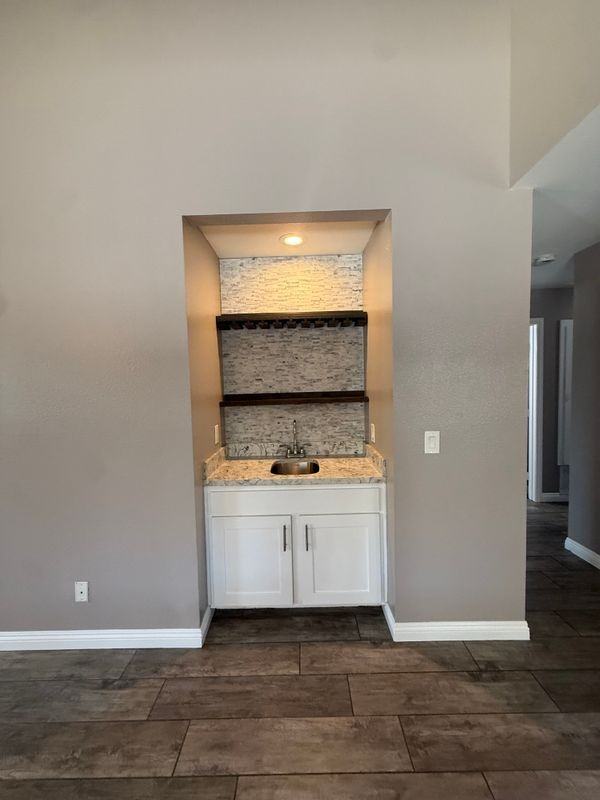 1251 N Baker Ave - Photo 5 of 20