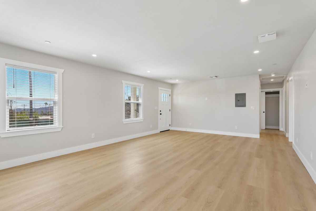 19 E Pine St - Photo 5 of 22