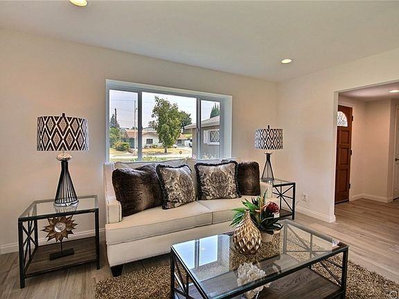 3535 S Flemington Dr - Photo 2 of 17