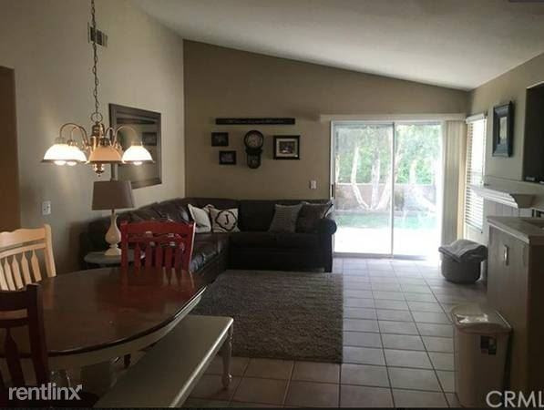 820 Autumn Ln - Photo 2 of 8