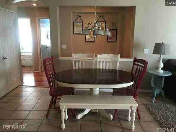 820 Autumn Ln - Photo 3 of 8