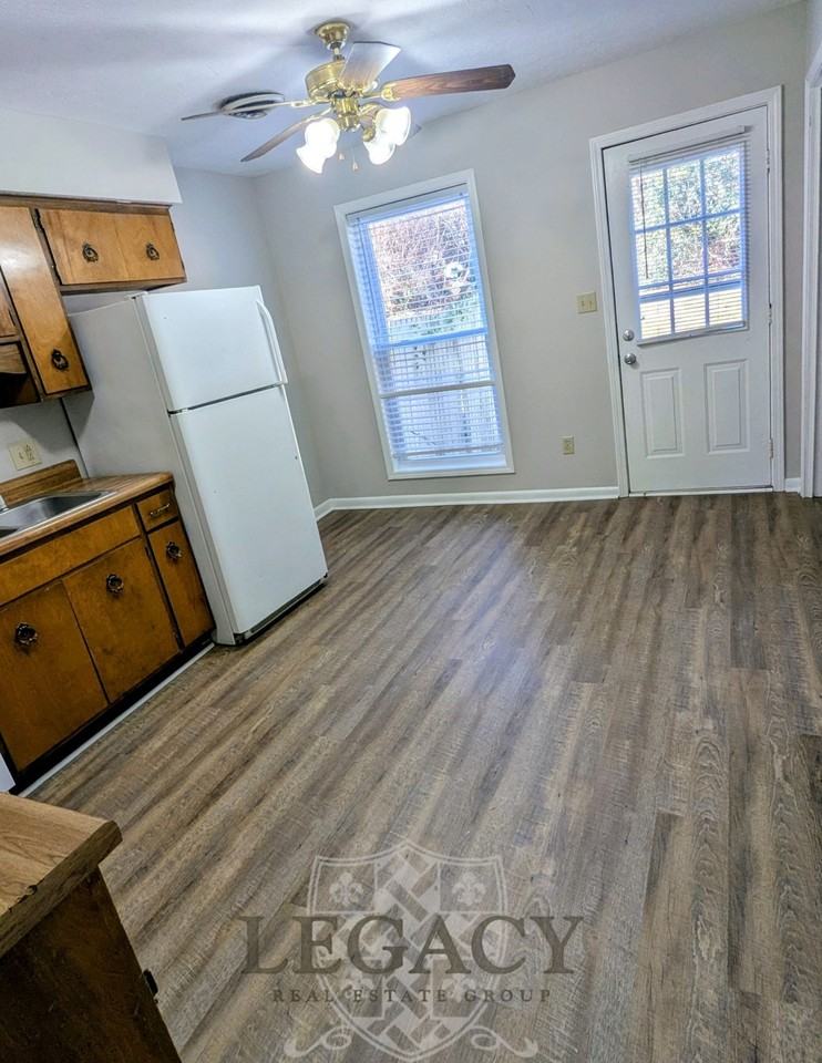 1034 Brookview Dr #C - Photo 2 of 9