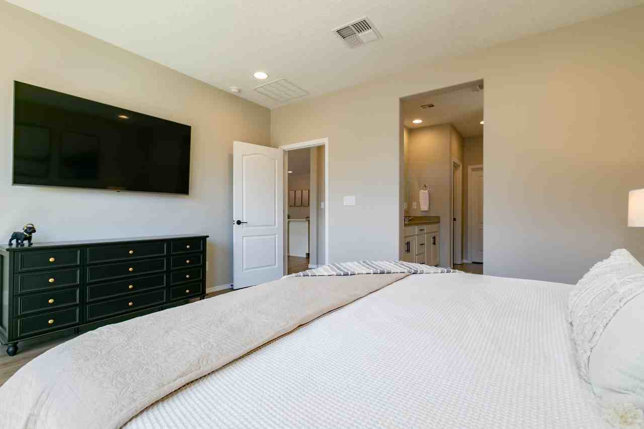 6057 Nauman Drive Dr Se - Photo 2 of 36