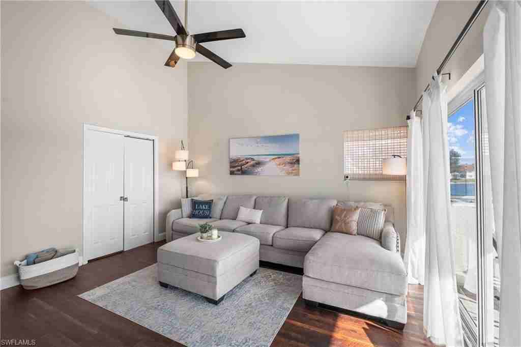 541 Windsor Sq #9