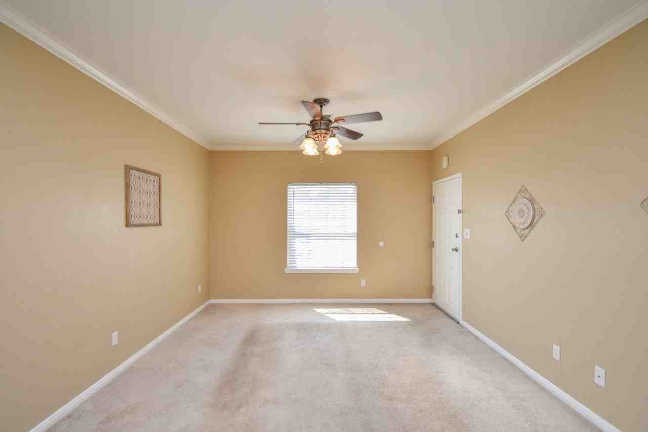 137 Sherwood Dr #D - Photo 3 of 5